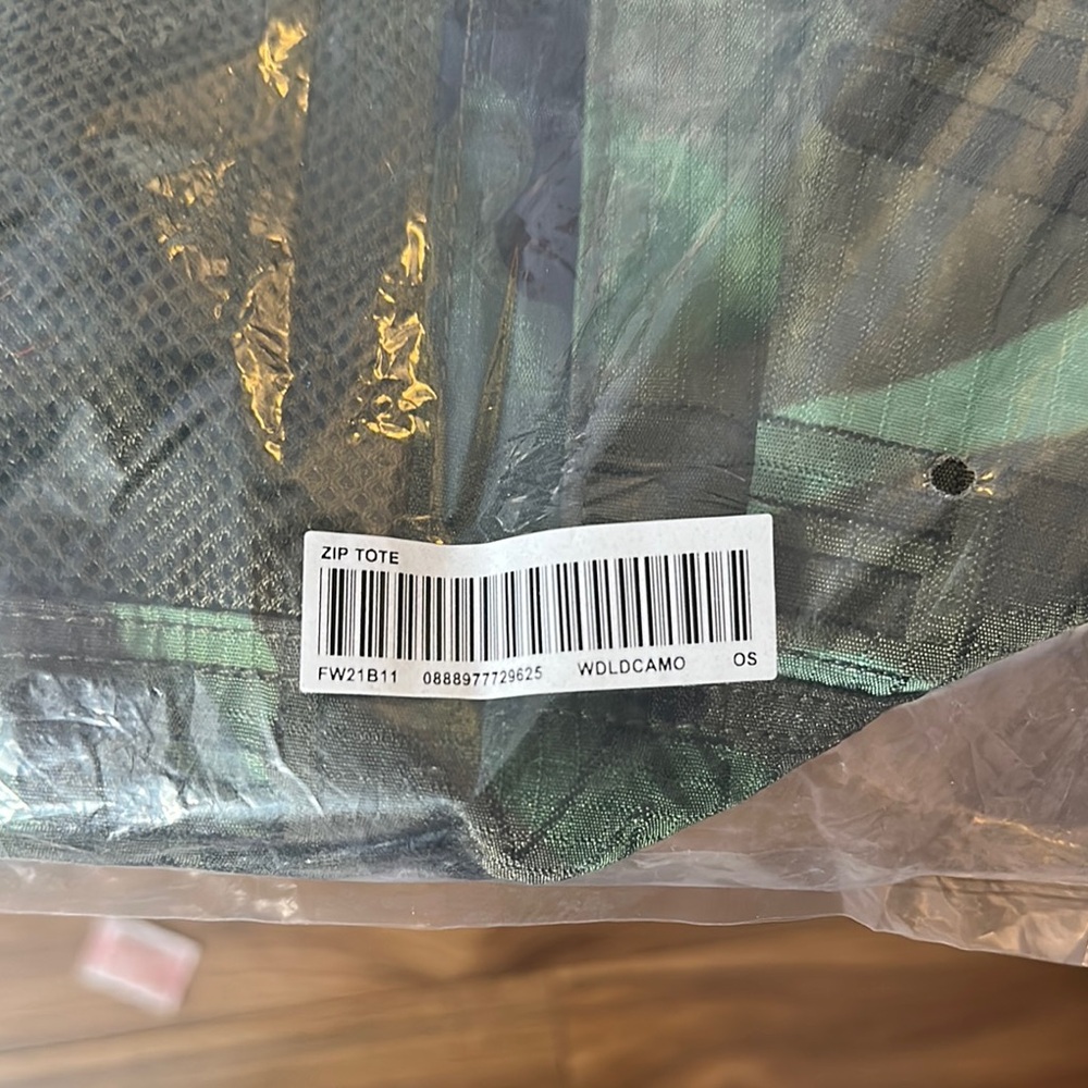 Supreme Green and Black Camouflage Backpack - Picture 2 of 2